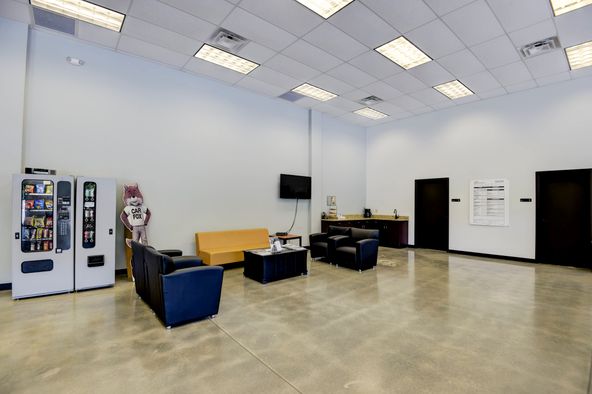 Midwest Auto Direct: 11401 Kaw Dr, Edwardsville, KS 66111